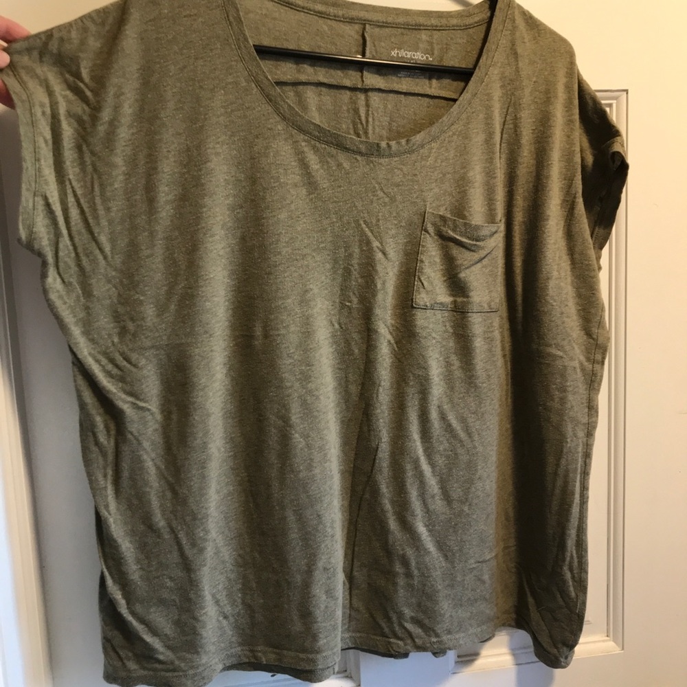 Tank and Tee bundle - Picture 3 of 3